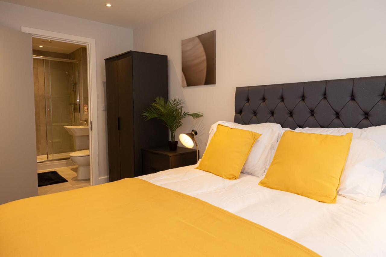 Contemporary 3 Bedrooms Apartment Manchester City Exterior photo