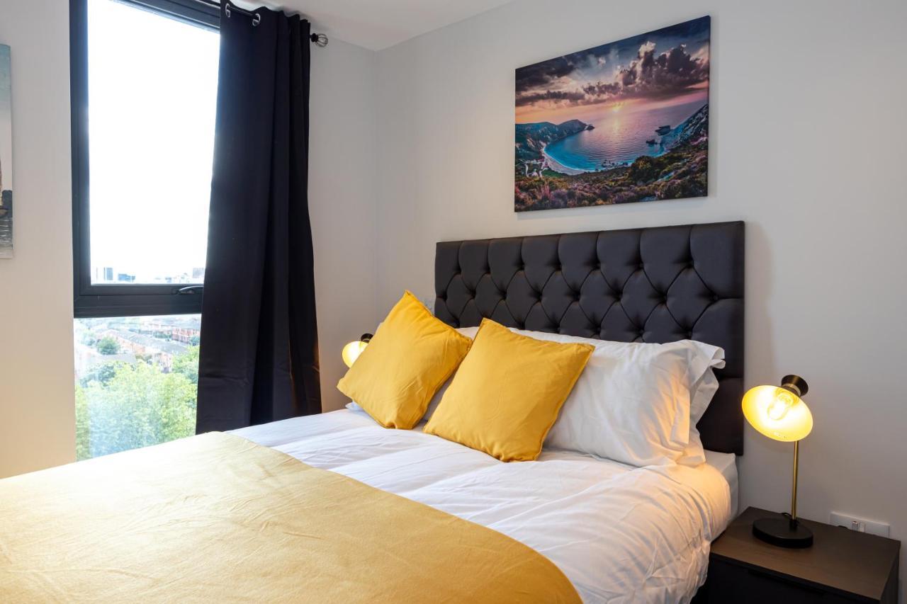 Contemporary 3 Bedrooms Apartment Manchester City Exterior photo