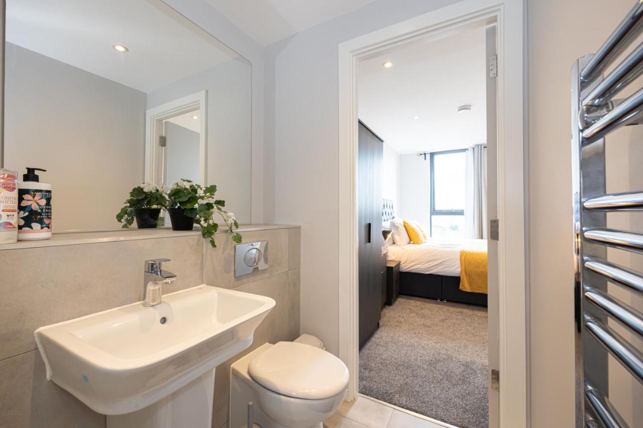 Contemporary 3 Bedrooms Apartment Manchester City Exterior photo
